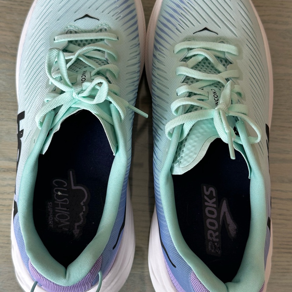 Hoka Women's Running Sneakers 9.5 - Picture 9 of 10